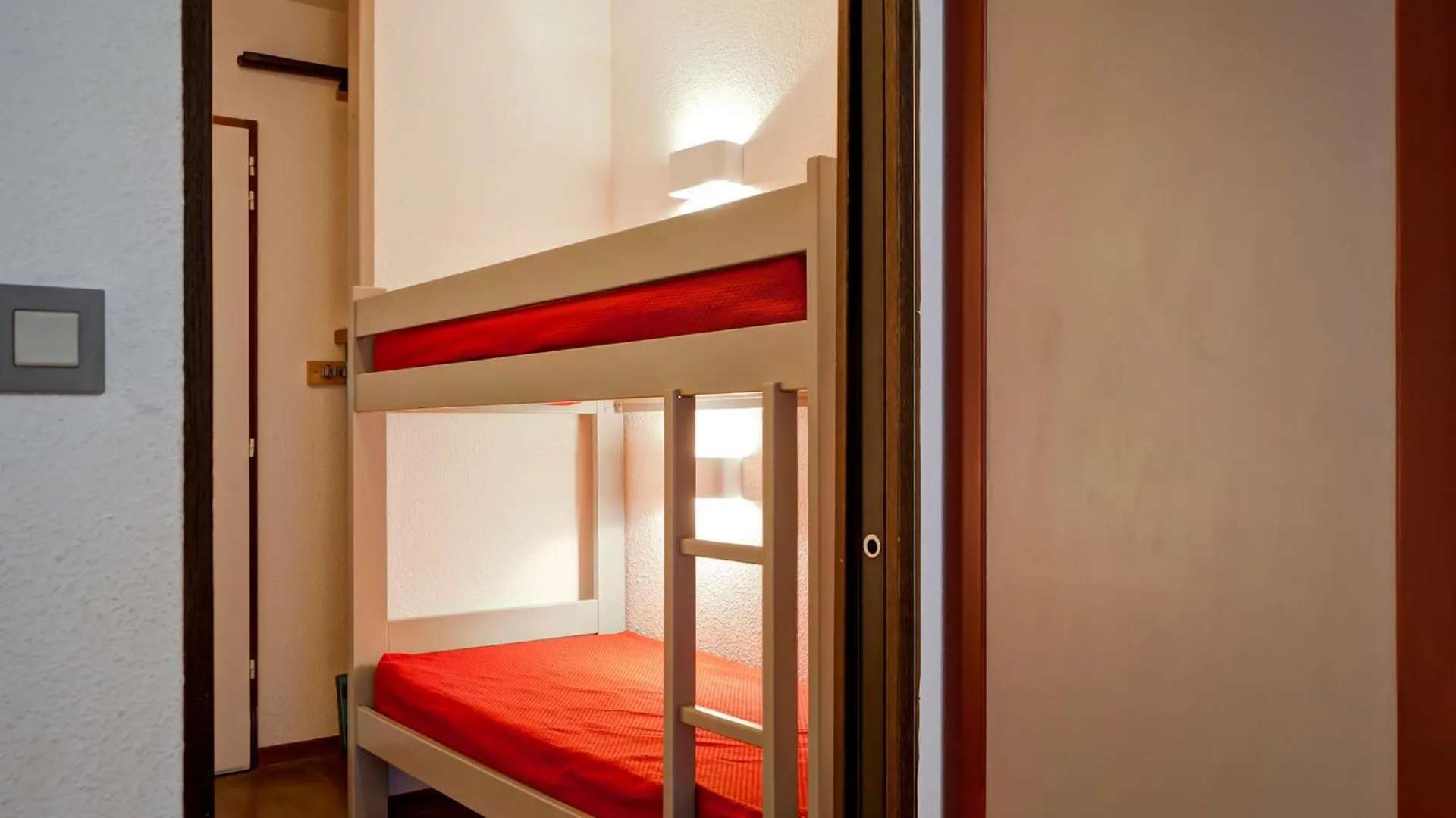Studio 2* Avec Balcon, Parking Et Wi-Fi Au Coeur De Brides-Les-Bains, Proche Telecabine Olympe - Fr-1-512-81