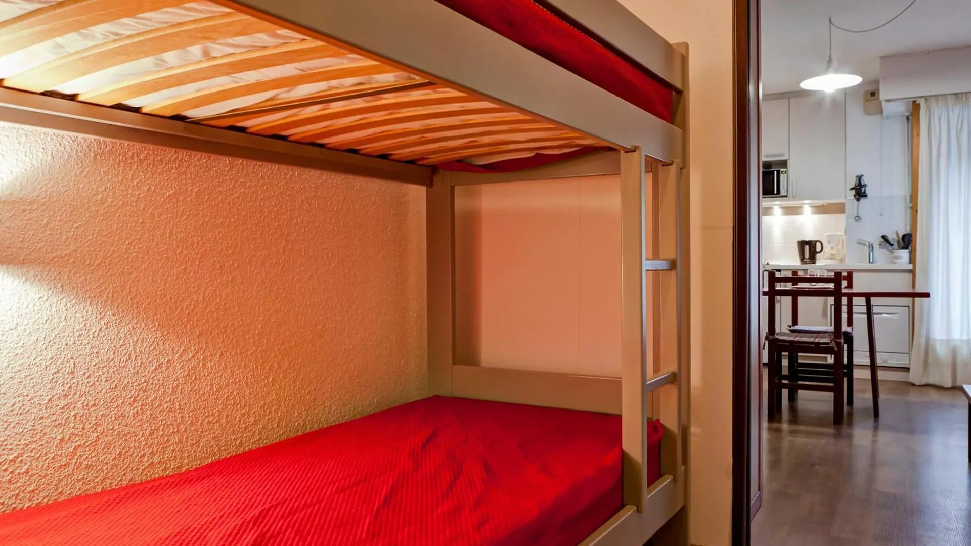 Studio 2* Avec Balcon, Parking Et Wi-Fi Au Coeur De Brides-Les-Bains, Proche Telecabine Olympe - Fr-1-512-81 Apartment Brides-les-Bains
