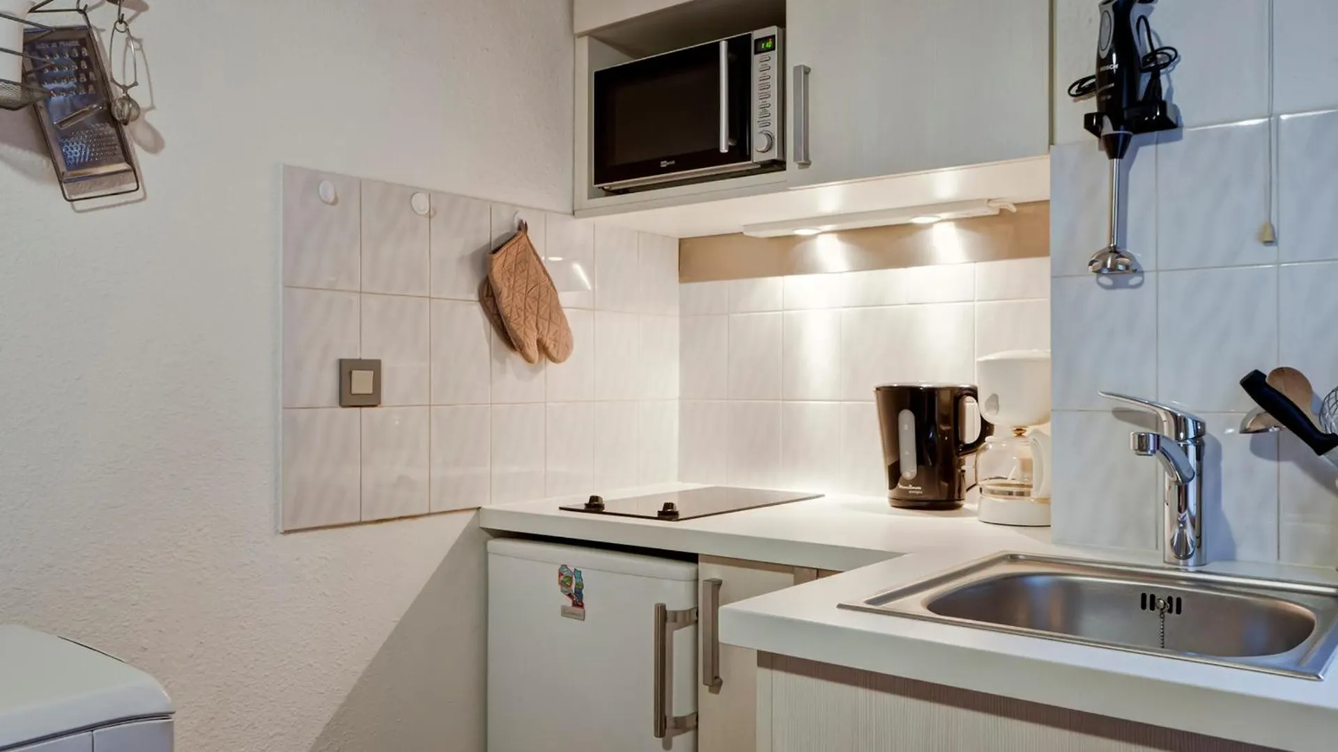 Apartment Studio 2* Avec Balcon, Parking Et Wi-Fi Au Coeur De Brides-Les-Bains, Proche Telecabine Olympe - Fr-1-512-81