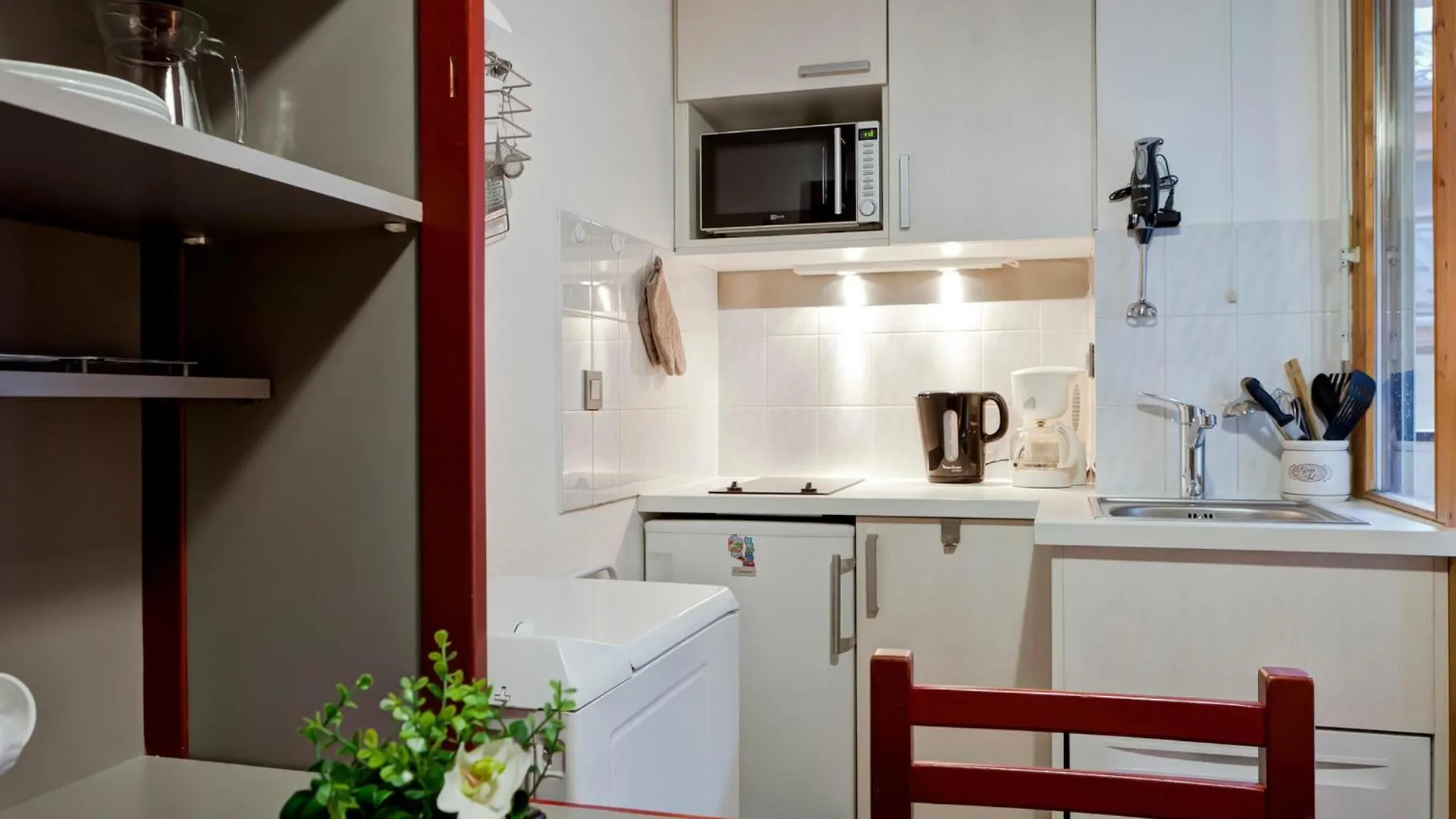 Studio 2* Avec Balcon, Parking Et Wi-Fi Au Coeur De Brides-Les-Bains, Proche Telecabine Olympe - Fr-1-512-81 France